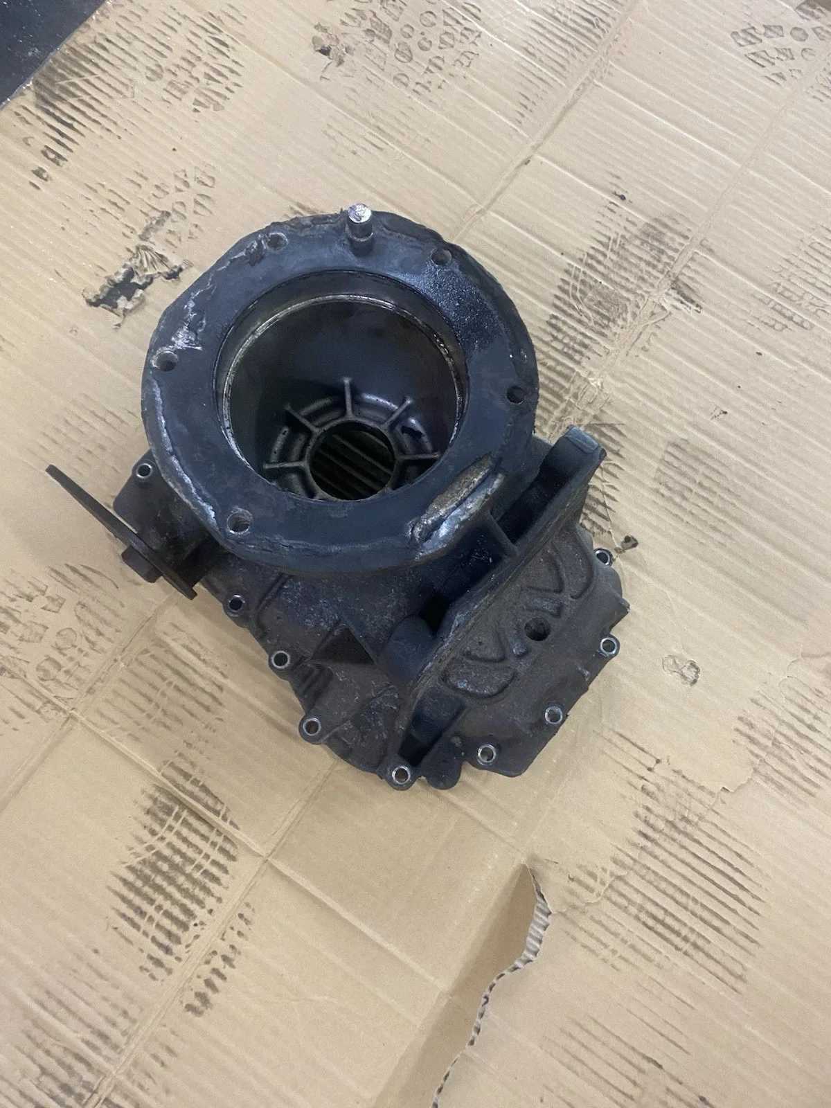 1990 ZF5 Transmission 4x4 Extension Housing ML4E28 image 2