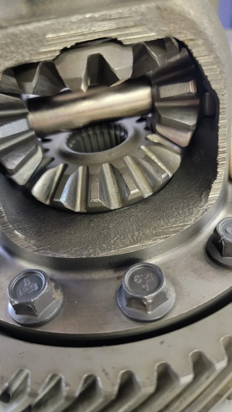 92716AE - A604 differential (With 22 Roller Bearing, Both Sides)  2 Retainers image 2