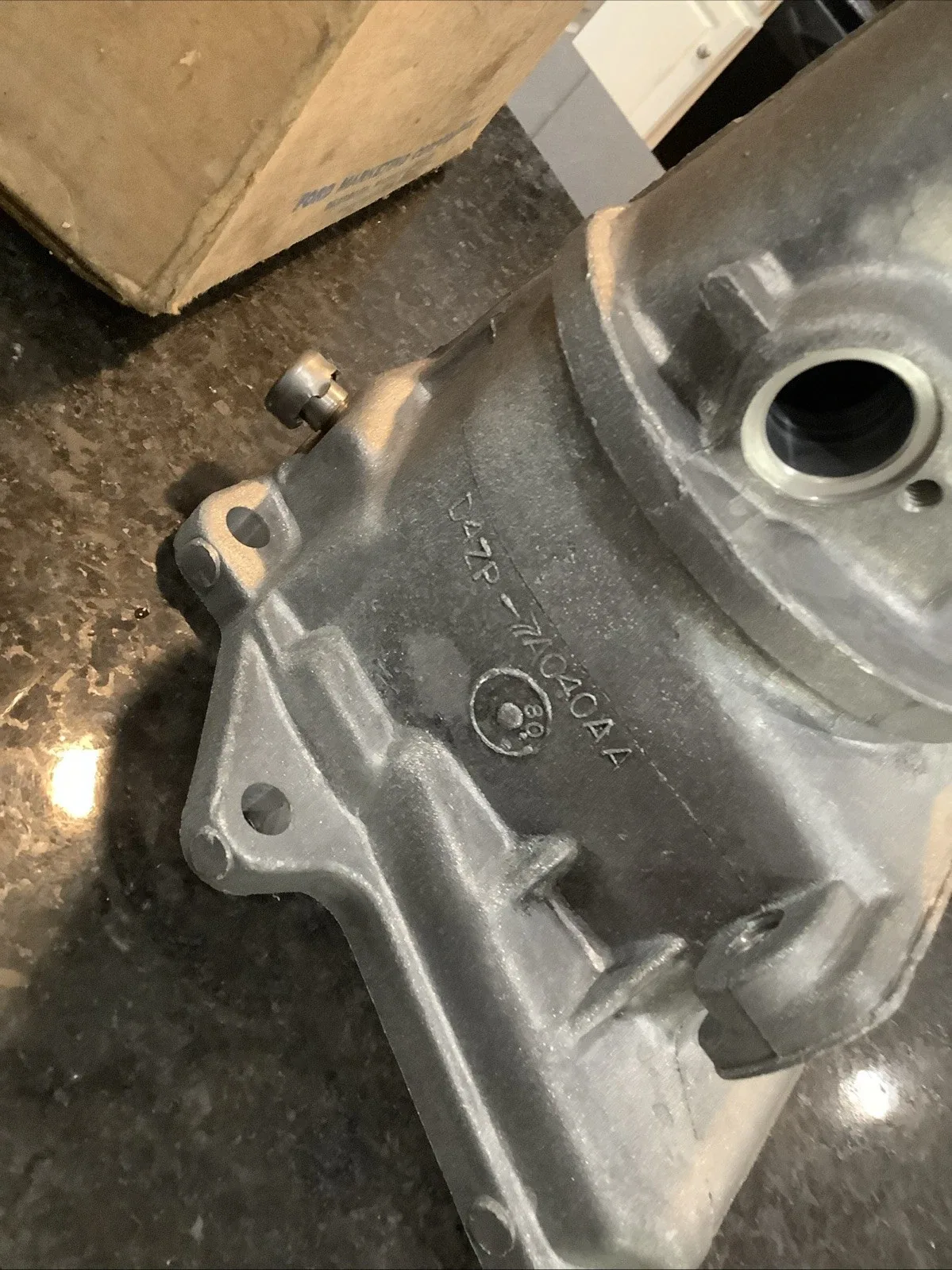 Nos 1975-1986 Ford Mustang C4 Tail Housing D5AZ-7a039-D image 2