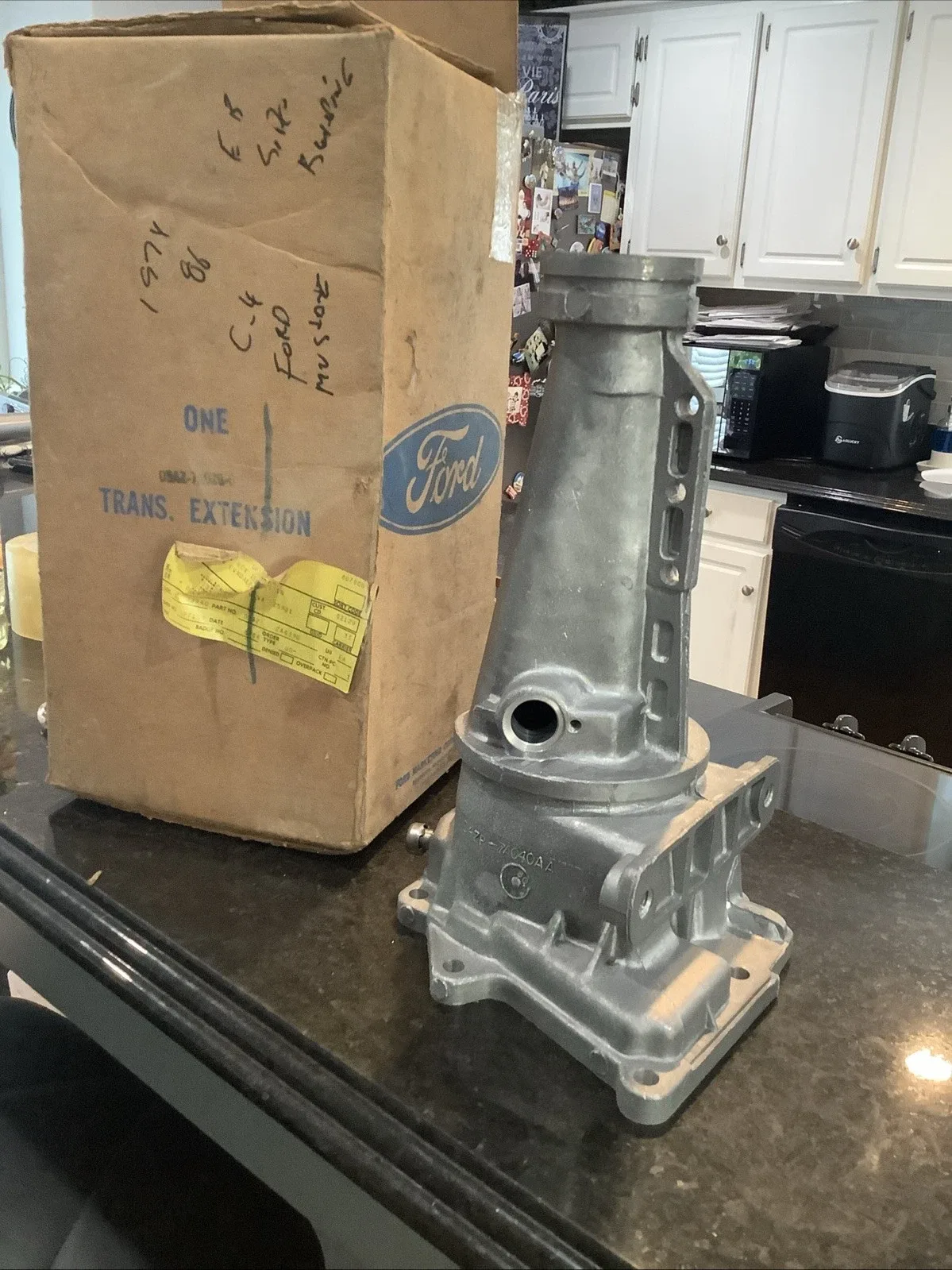 Nos 1975-1986 Ford Mustang C4 Tail Housing D5AZ-7a039-D