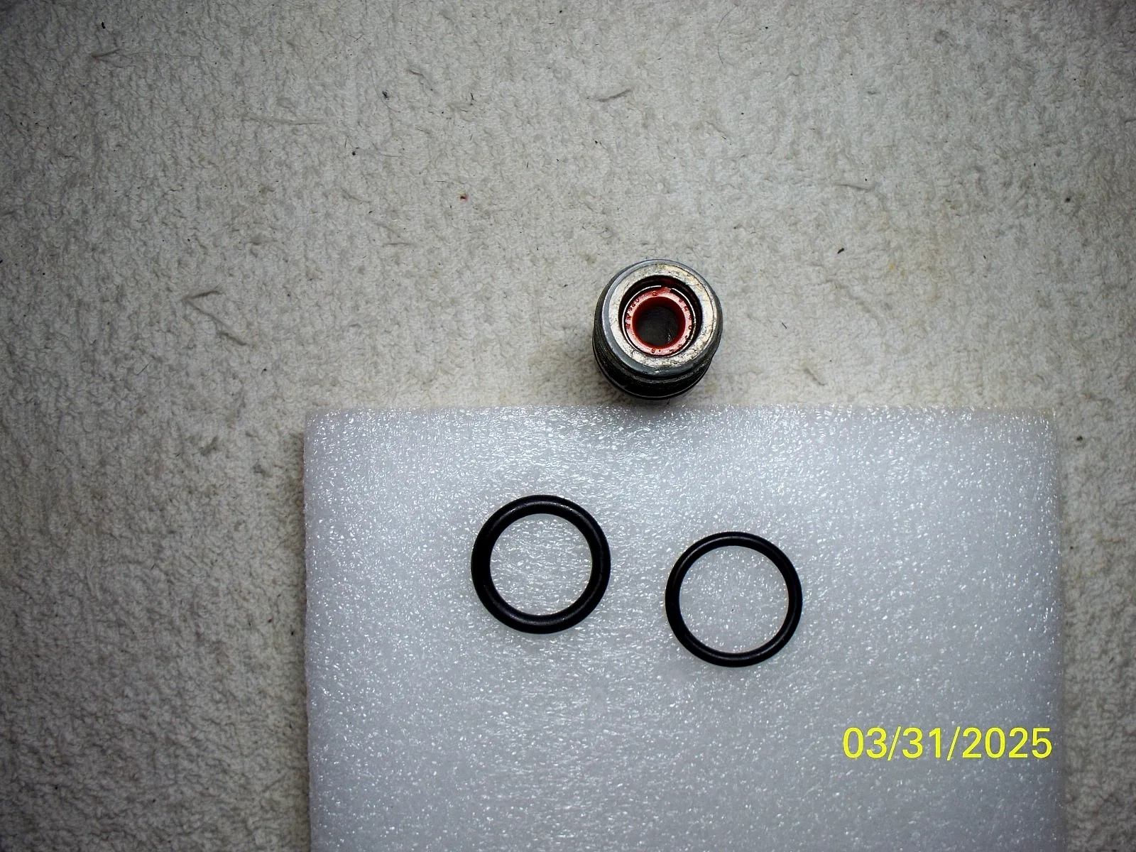 GM TH350/350C TURBO AUTO TRANS SPEEDO GEAR HOUSING RETAINING ASSEMBLY image 2