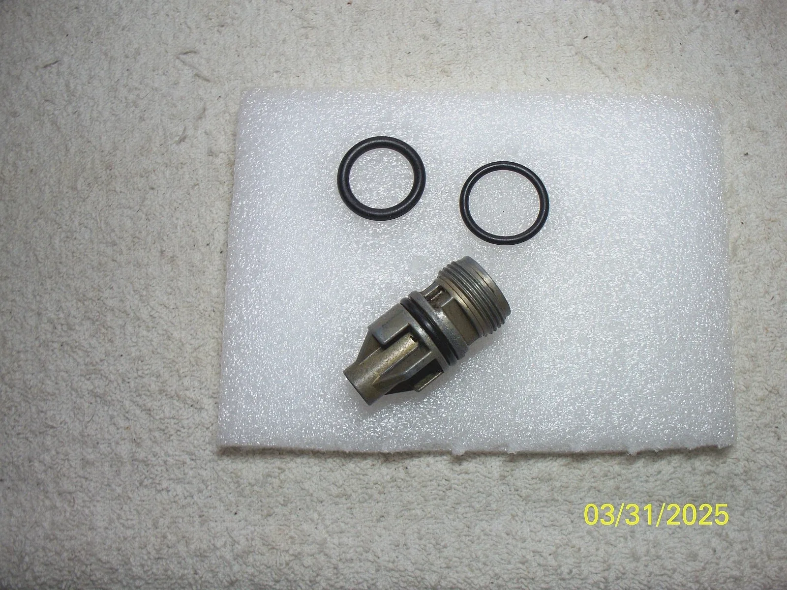 GM TH350/350C TURBO AUTO TRANS SPEEDO GEAR HOUSING RETAINING ASSEMBLY