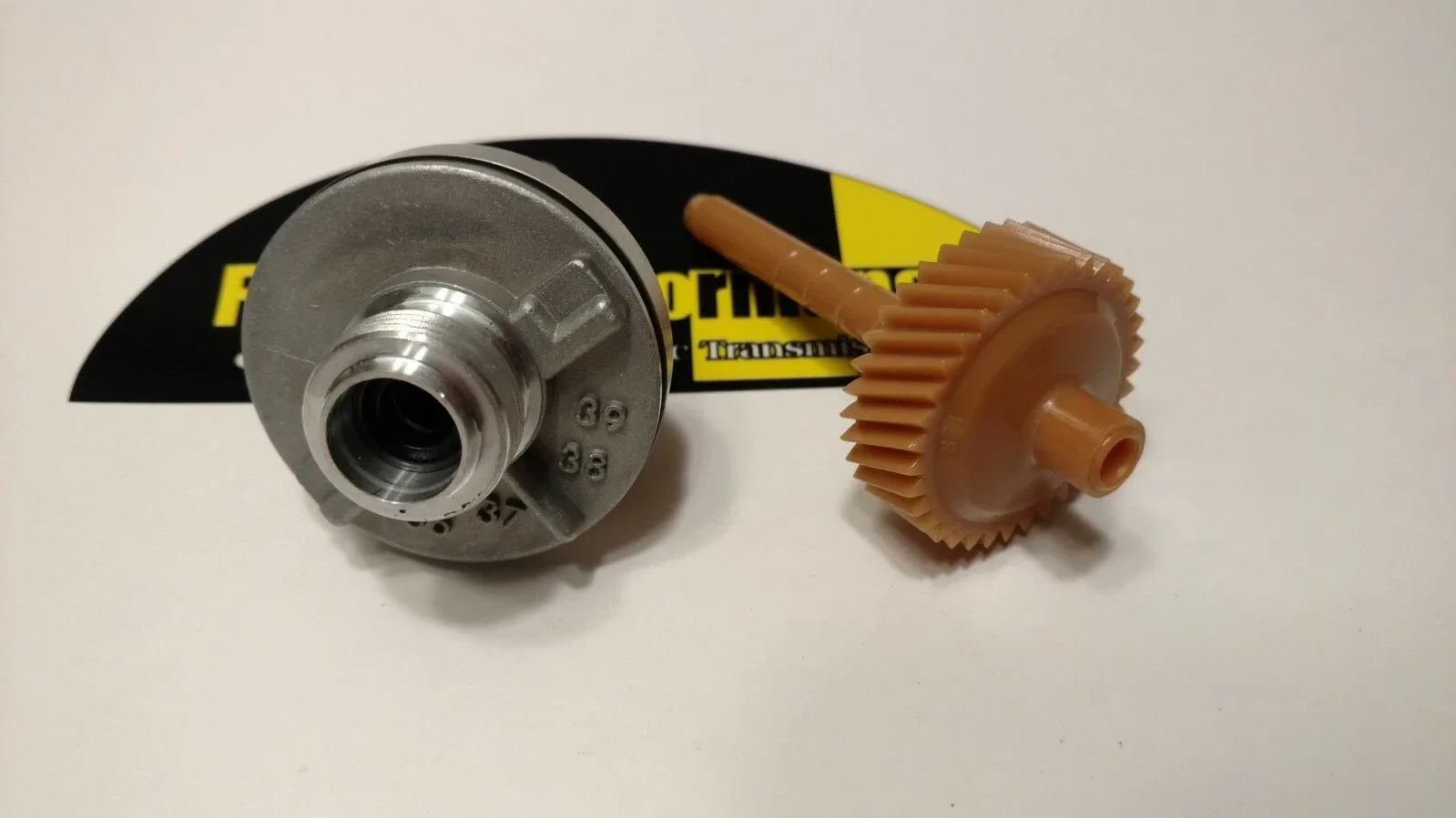 GM NP208 35 Tooth Speedometer Gear & Matching Speedometer Gear Housing