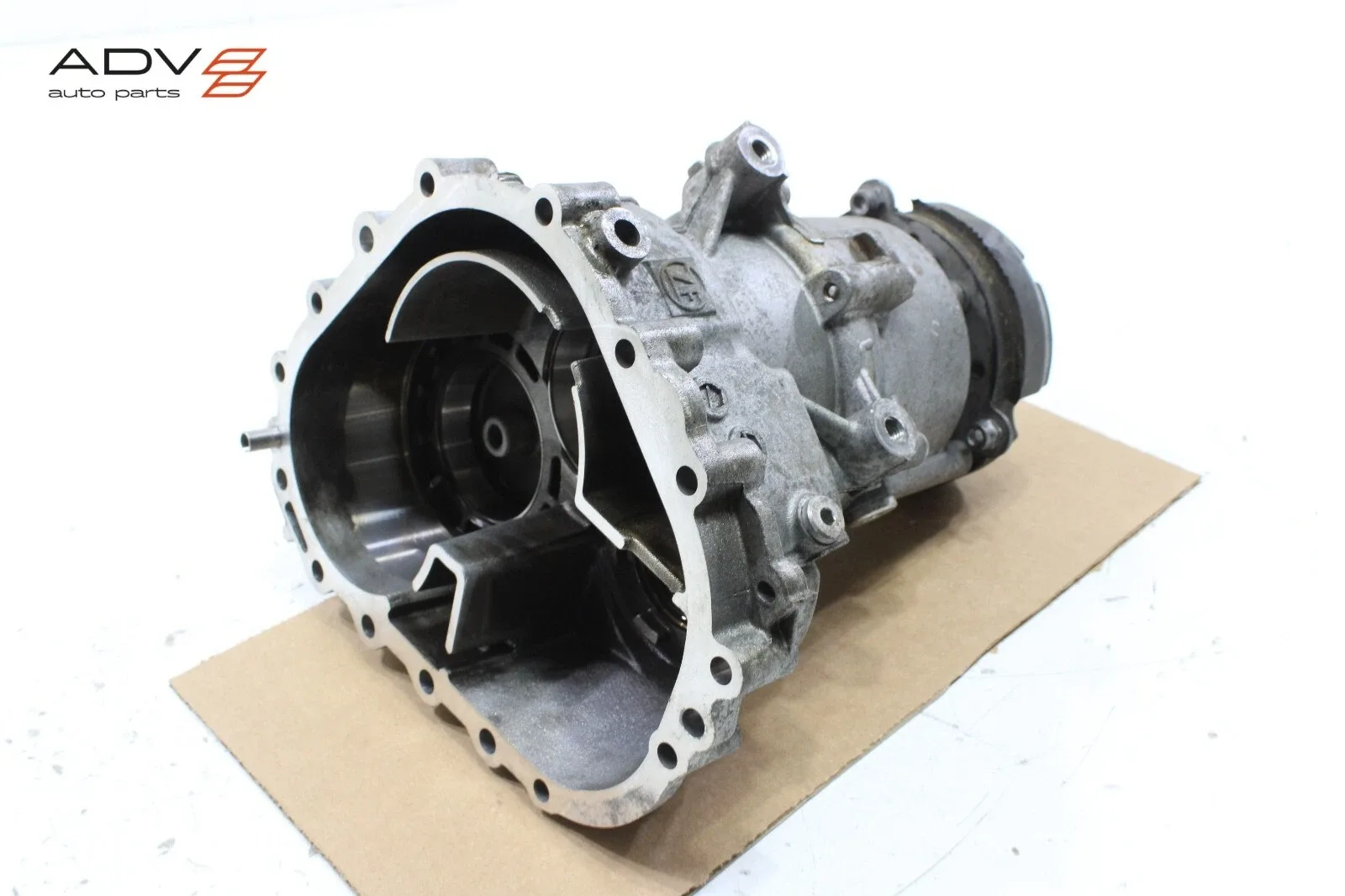 2018-2020 AUDI SQ5 3.0L QUATTRO AUTOMATIC TRANSMISSION GEAR BOX REAR HOUSING OEM image 3