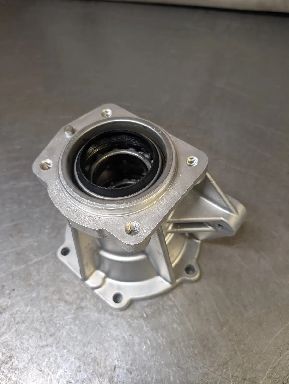 th475 tail housing 8627143 image 2
