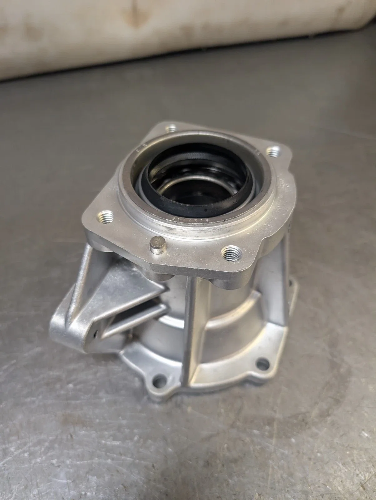 th475 tail housing 8627143 image 3