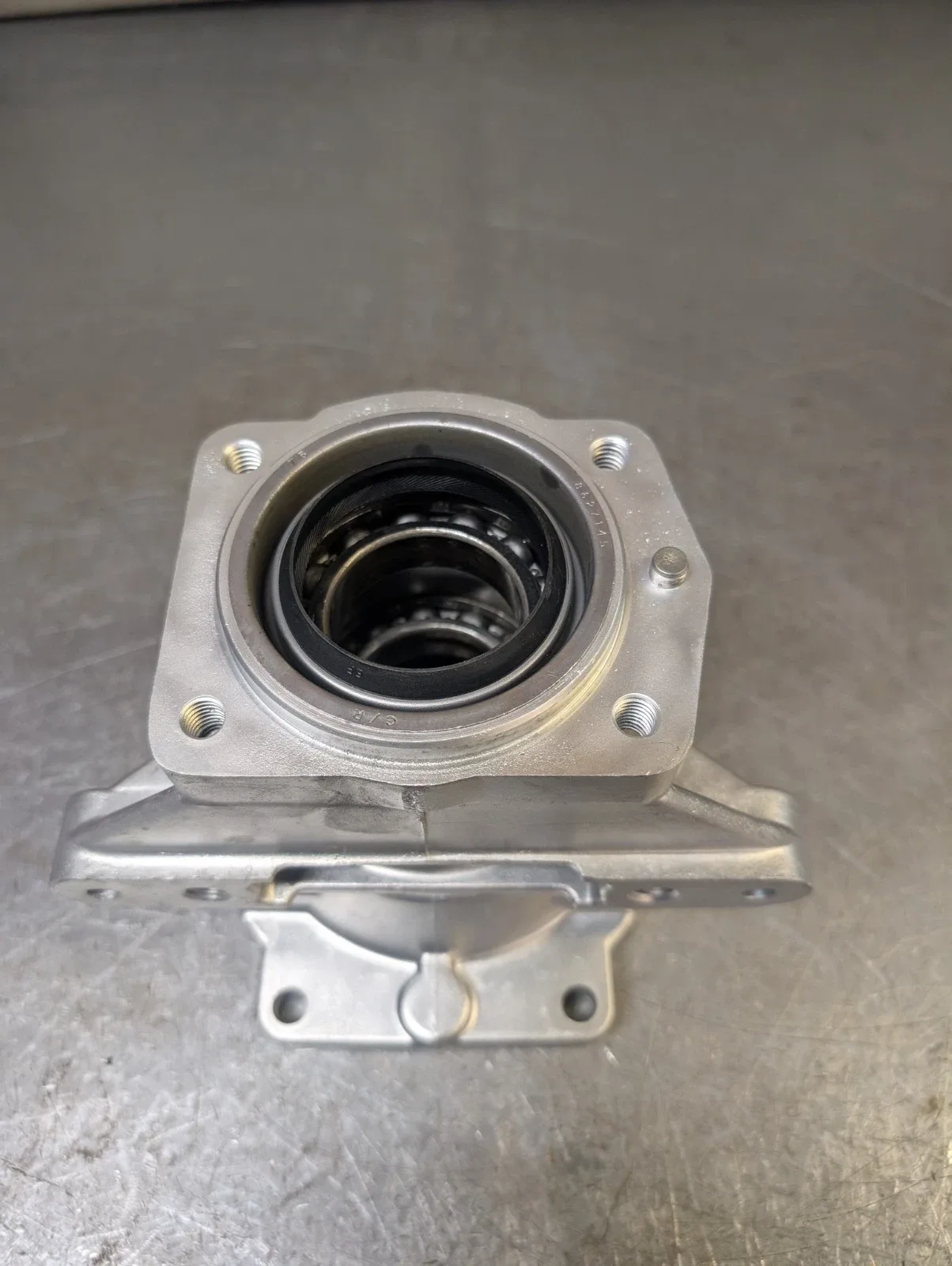 th475 tail housing 8627143