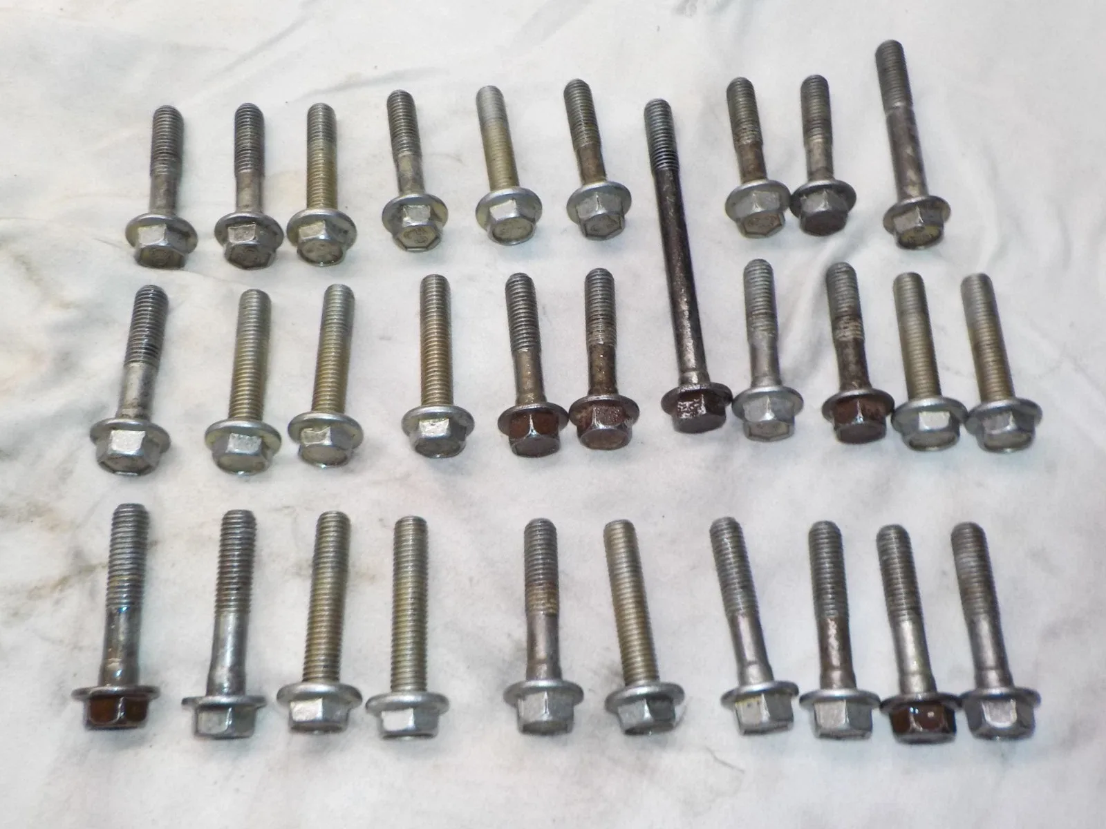 01 -04 GMC Sierra 2500HD 3500 6.6 LB7 Allison 1000 (30) bell housing mount bolts