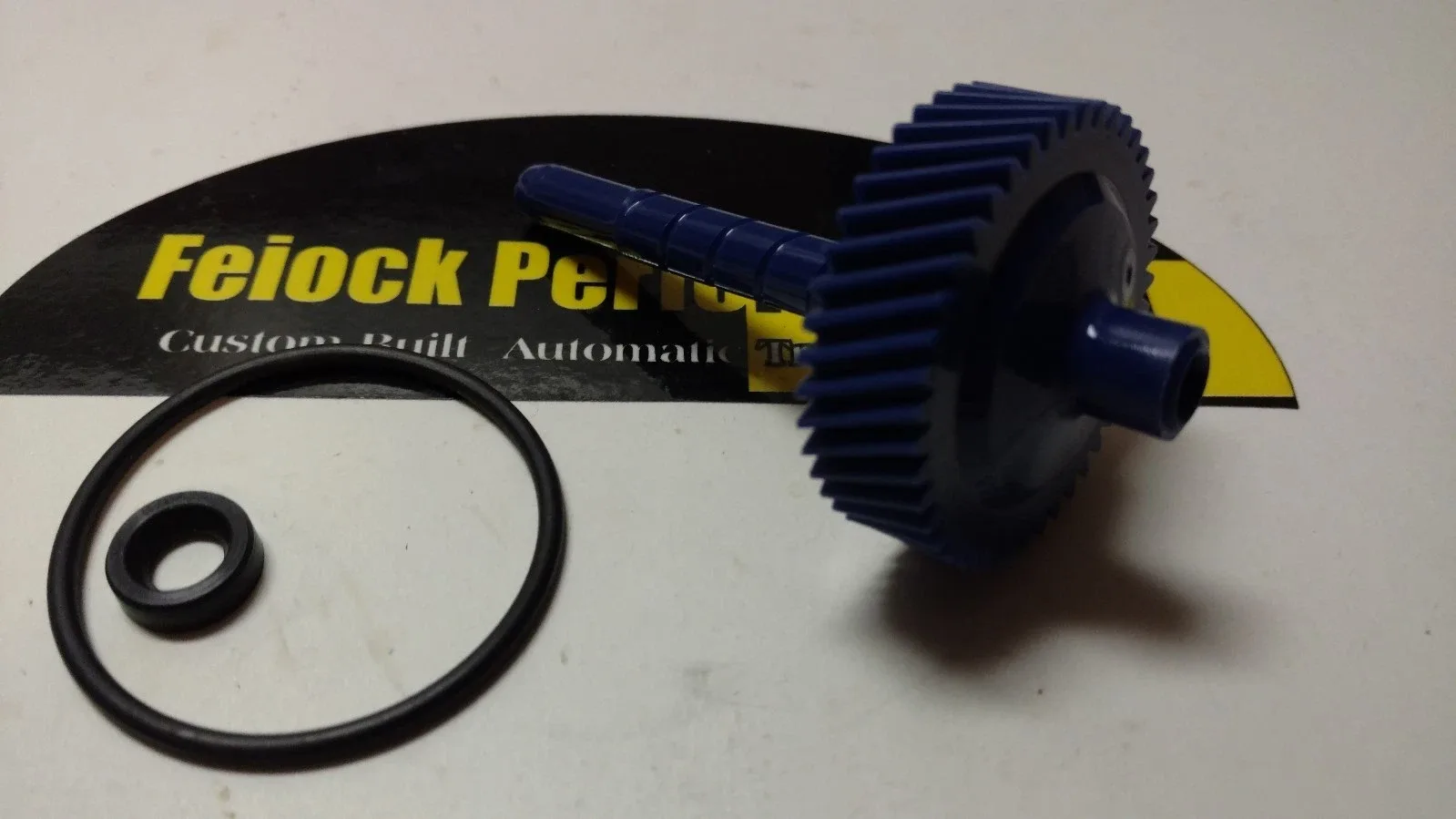 GM NP833 43 Tooth Speedometer Driven Gear With Housing Seals