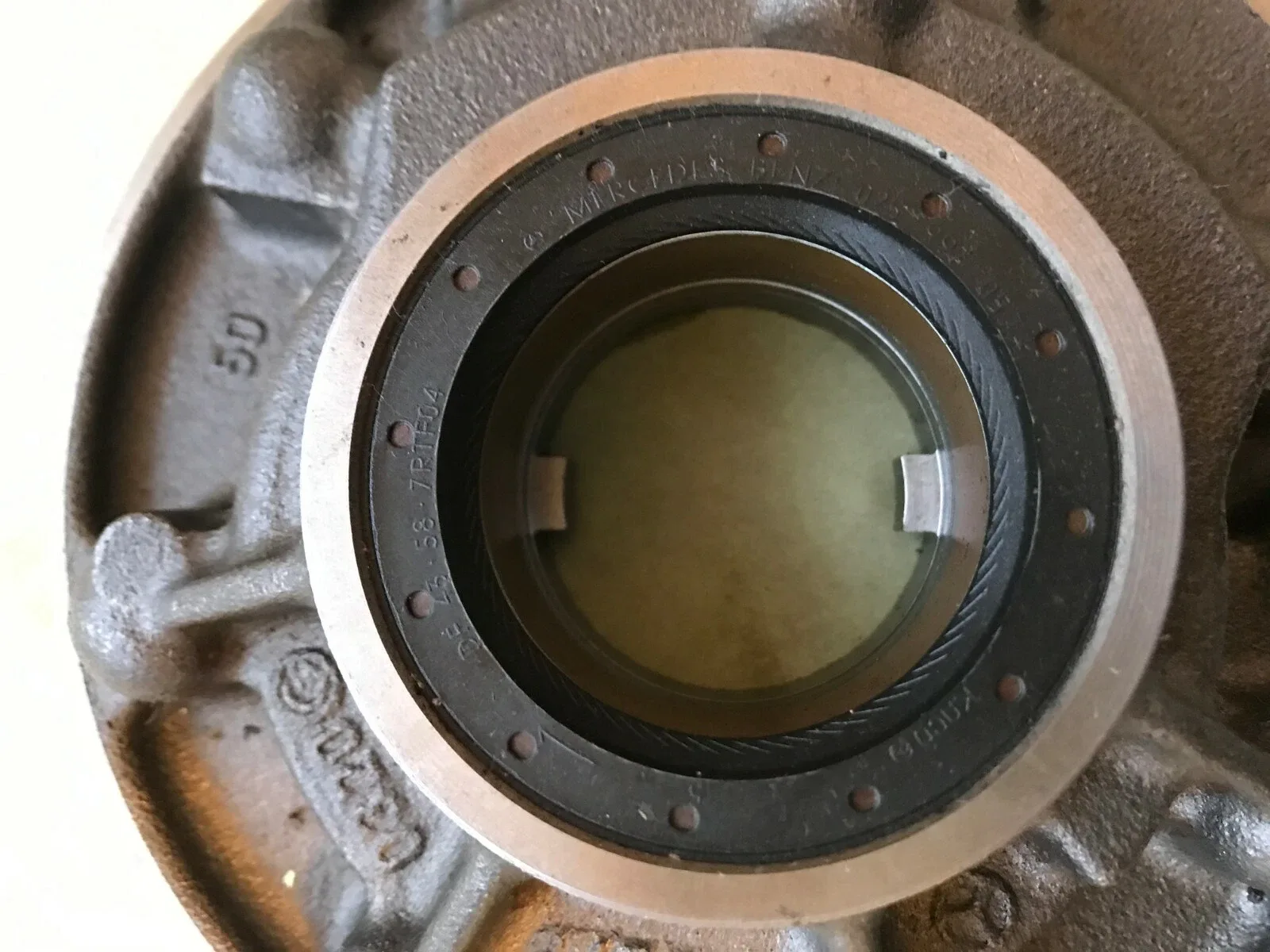 Mercedes-Benz E350 W212 7G-Tronic Transmission Oil Pump OEM image 4