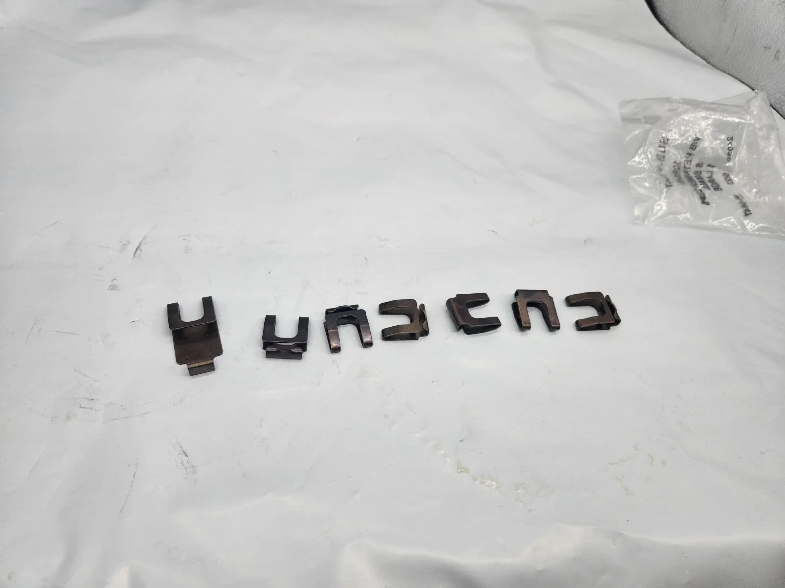 Ford 10R140 Valve Body Retainer Clips - TJS MPN 10r140 transmission Valve Body Clips 1 Large clip 6 Small clips image 4