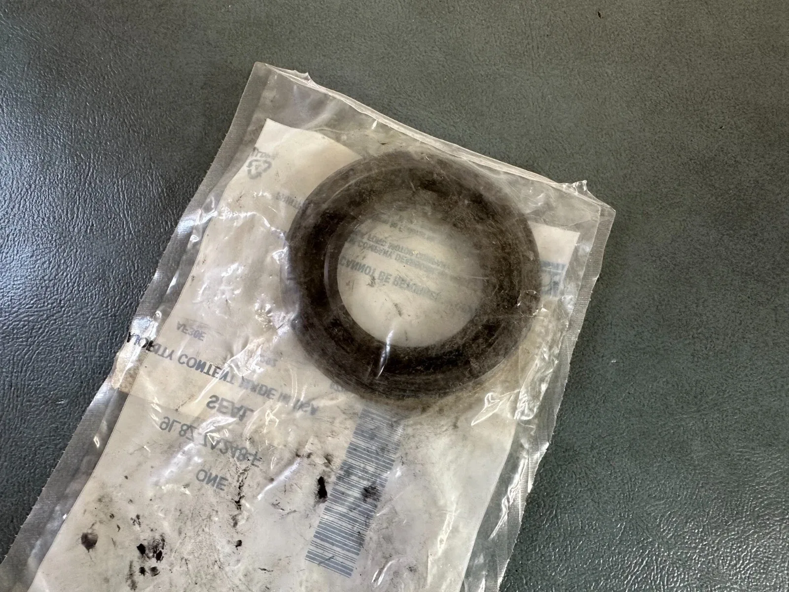 2014-2020 Ford Transit Connect 2.5 Automatic Transmission Oil Pump Seal - 9L8Z-7A248-F image 3