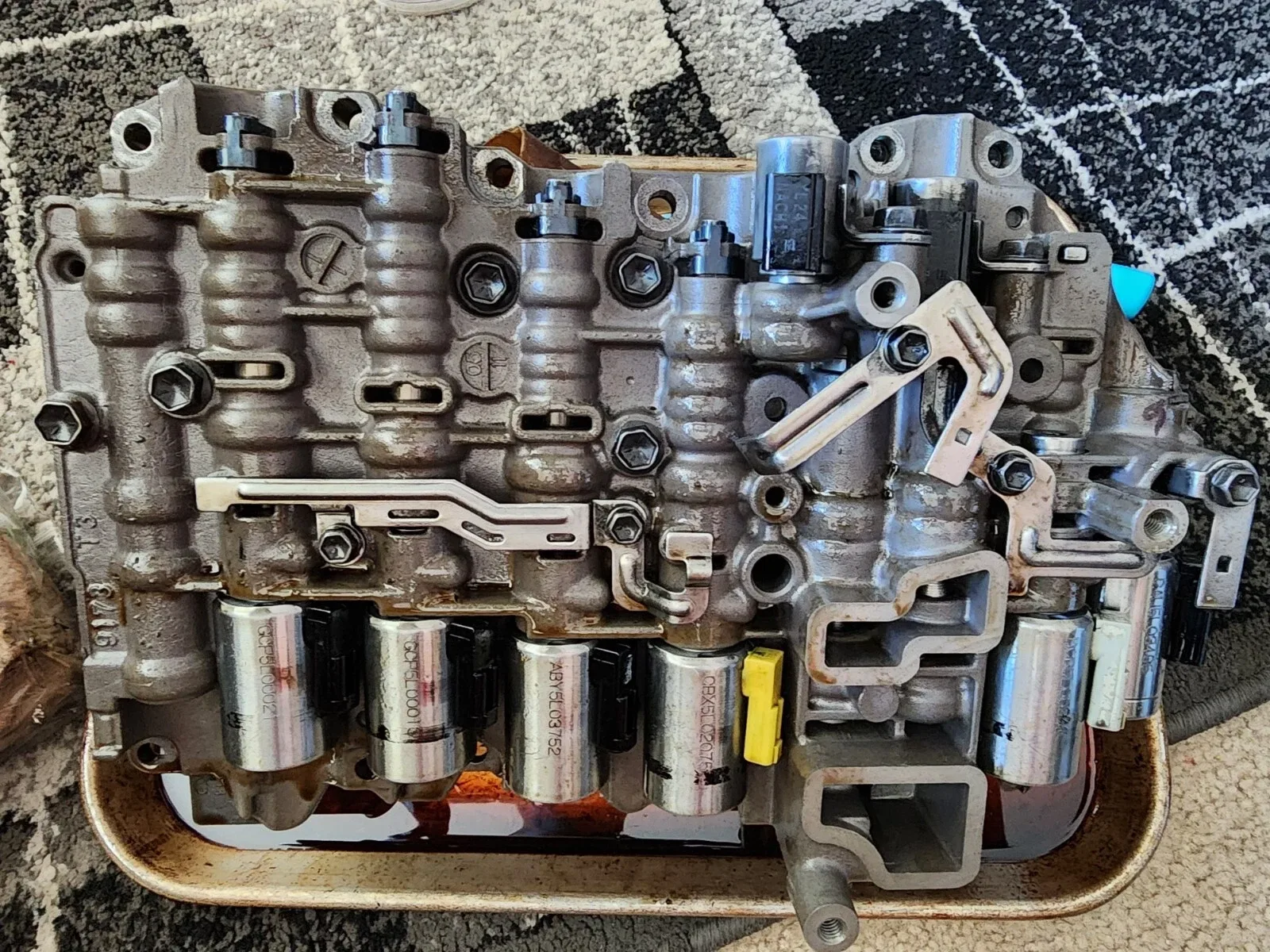 Transmission Valve Body for 06 VW Jetta 2.5L image 3