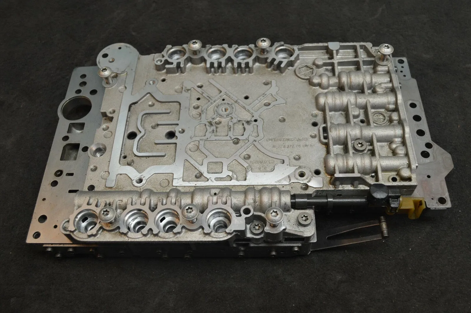 2005-2011 Mercedes R350 7G-Tronic (722.9) Valve Body 2202701806