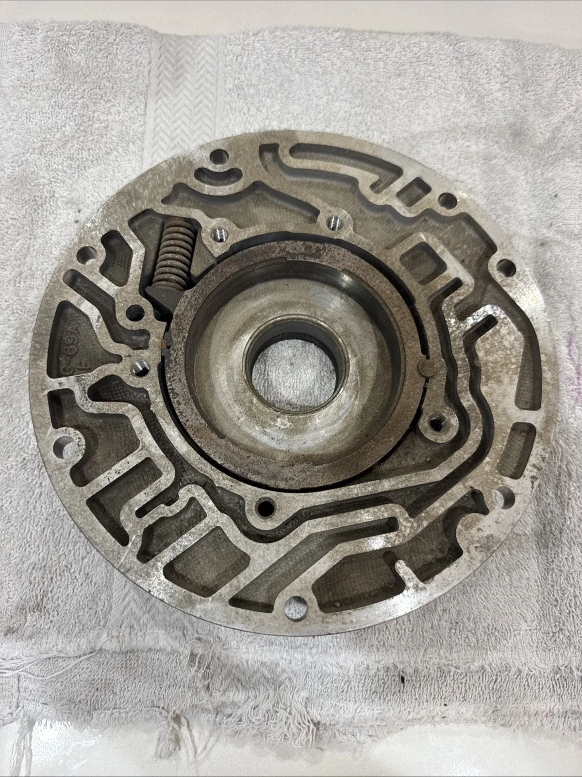 1995-1999 General Motors 4L60E Oil Pump 24201073 (13-Vane) image 2