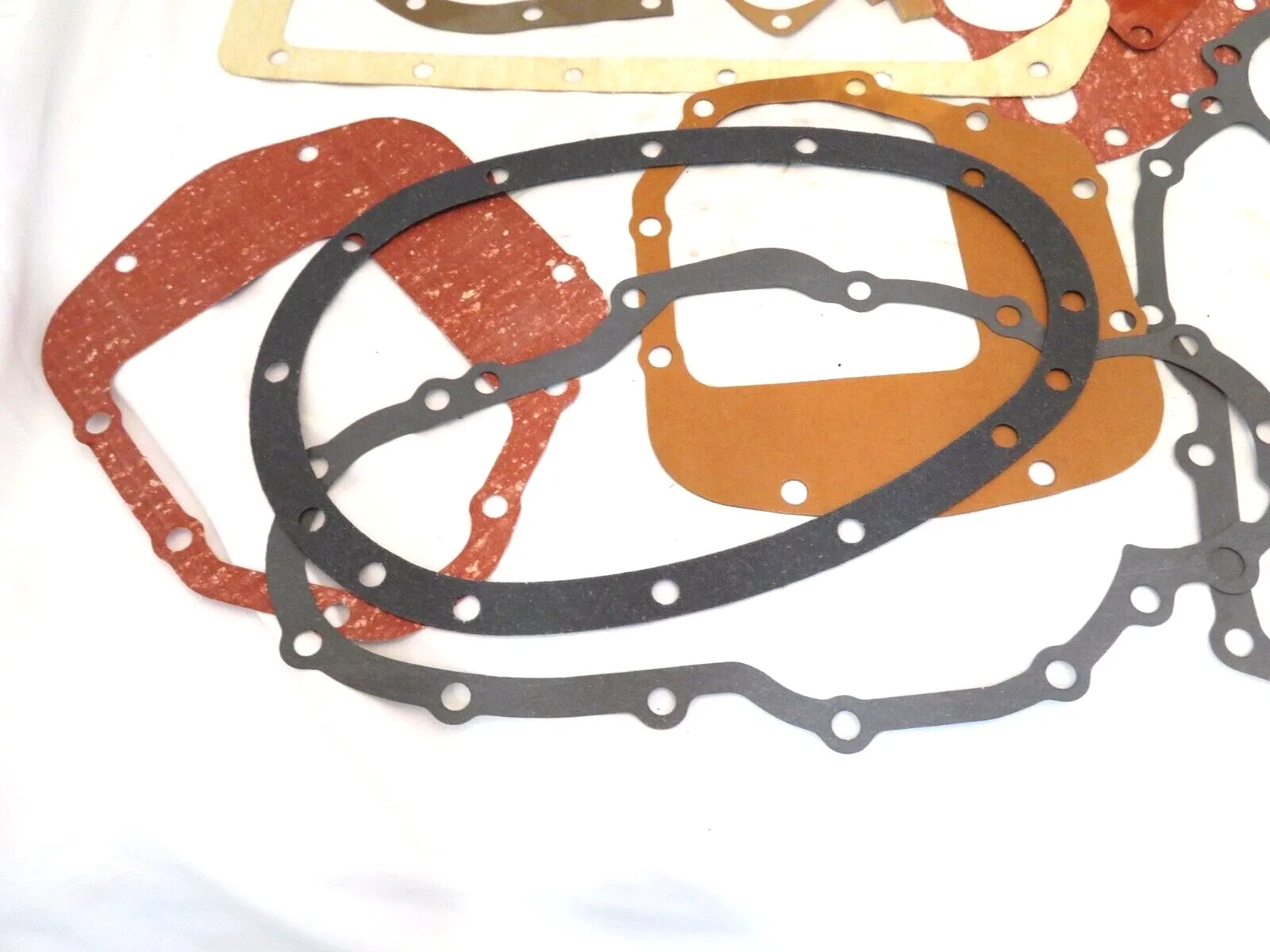 Triumph 1300 / 1300TC / 1500FWD Lower Engine Gasket Set EG090 image 2