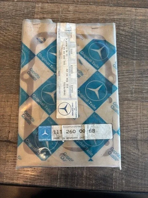 Mercedes-Benz Gasket Set 1112600068