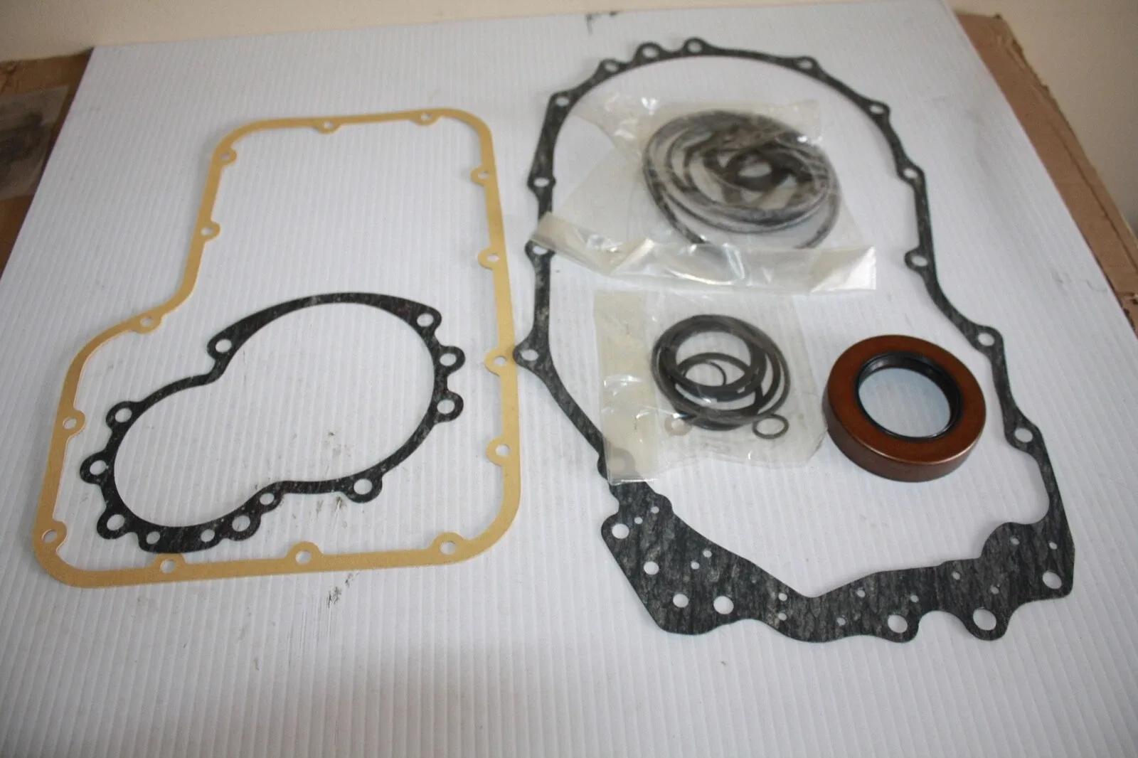 Nissan 31397-01X26 Transaxle & Automatic Transmission Gasket/Seal Set