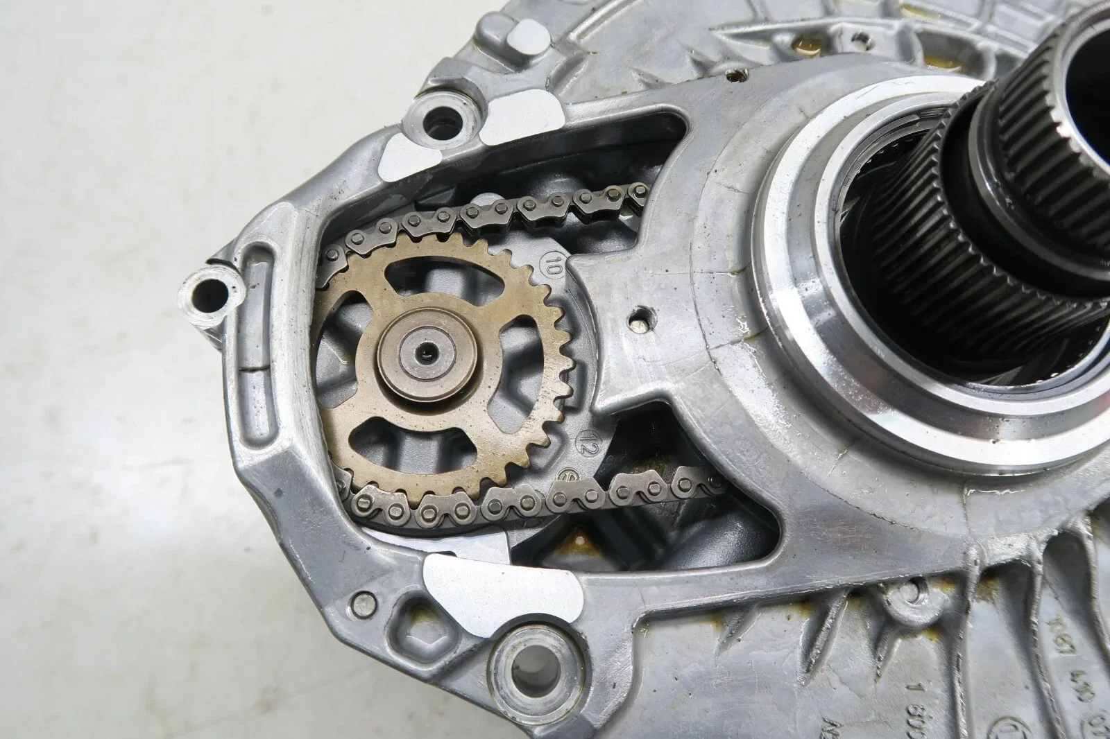 2011-2017 Audi A8L (D4) Automatic Transmission Oil Pump image 3