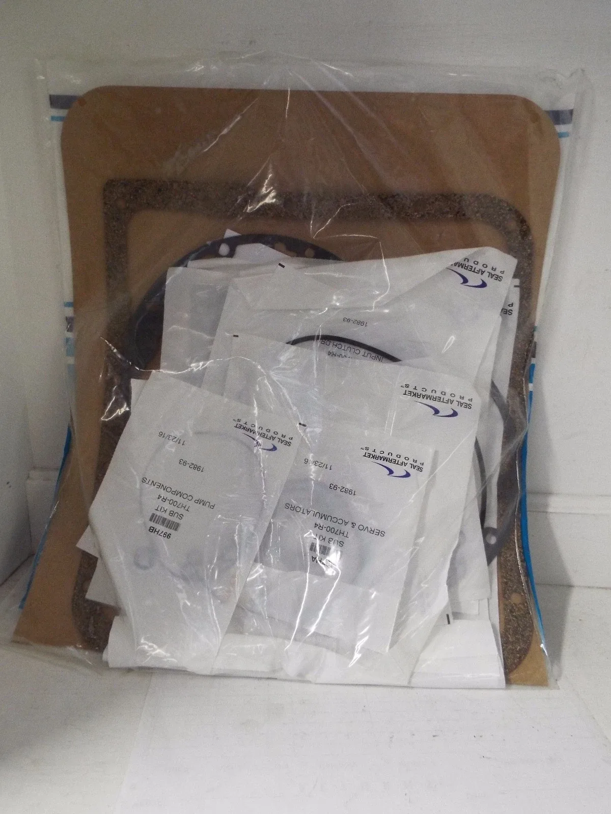 GM 700 / 700-R4 Paper & Rubber Gasket Kit MPN 74000C image 2