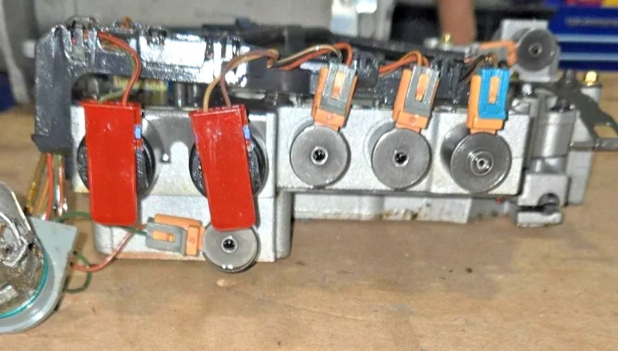 2004-2005 Allison 1000/2000 5-Speed Valve Body - 7 Solenoids, 1 Tube image 3