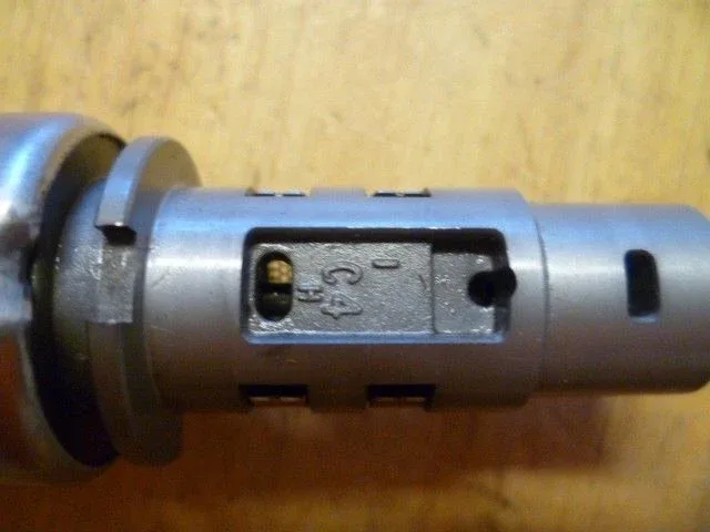 2013 Kia Optima Transmission Valve Body / Shift Solenoid — 120821DH01956 image 3